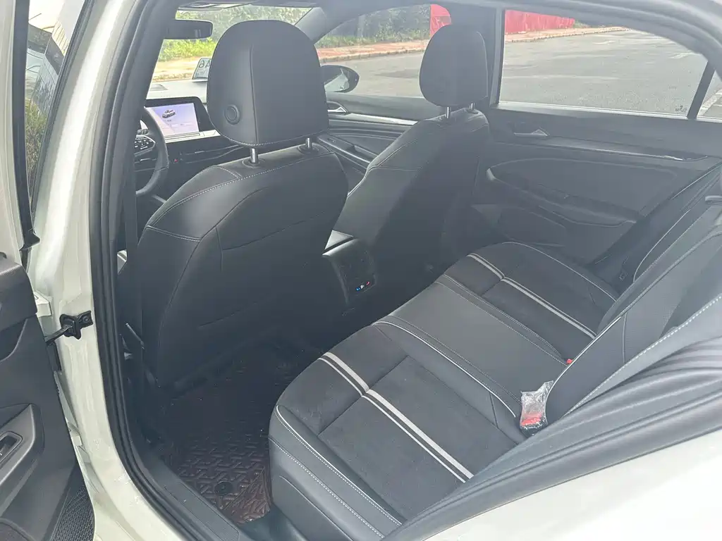 Volkswagen Golf 2023