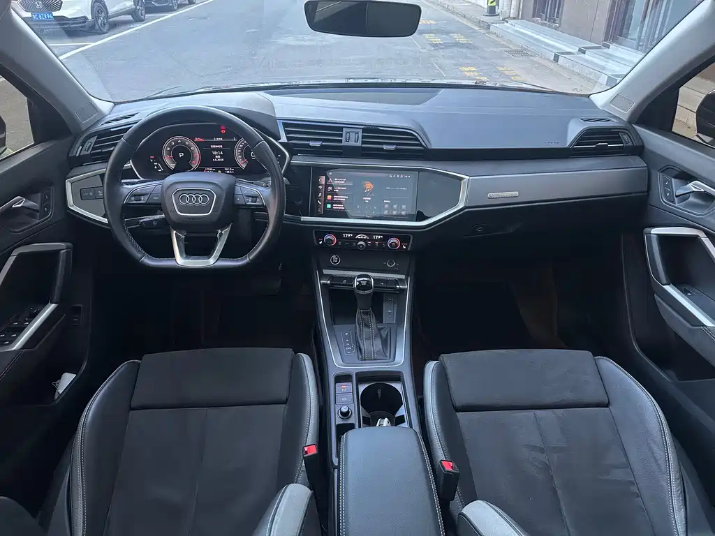 Audi Q3 2023 — фото 15
