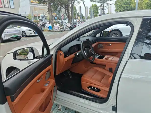 AITO M5 2025