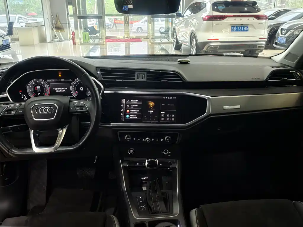 Audi Q3 2022 — фото 12