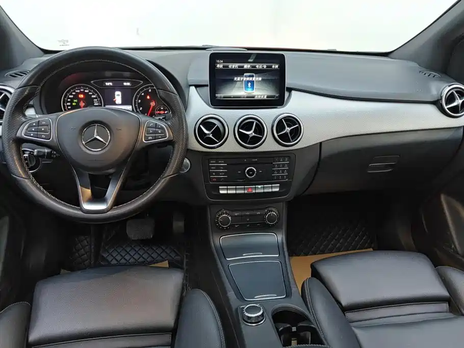 Mercedes-Benz B-Class 2017 — фото 12
