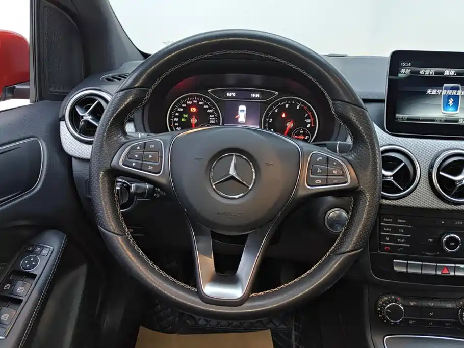 Mercedes-Benz B-Class 2017 — фото 15
