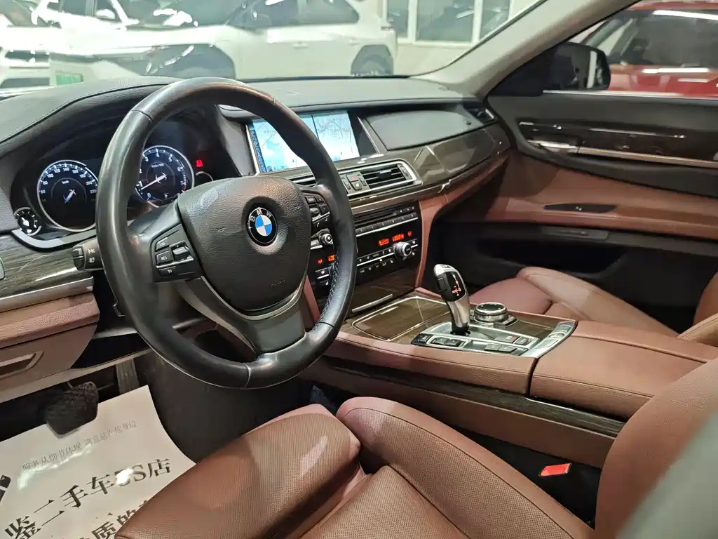 BMW 7 Series 2014 — фото 20
