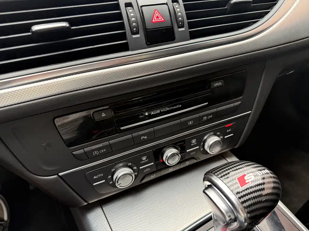 Audi A6L 2014 — фото 19