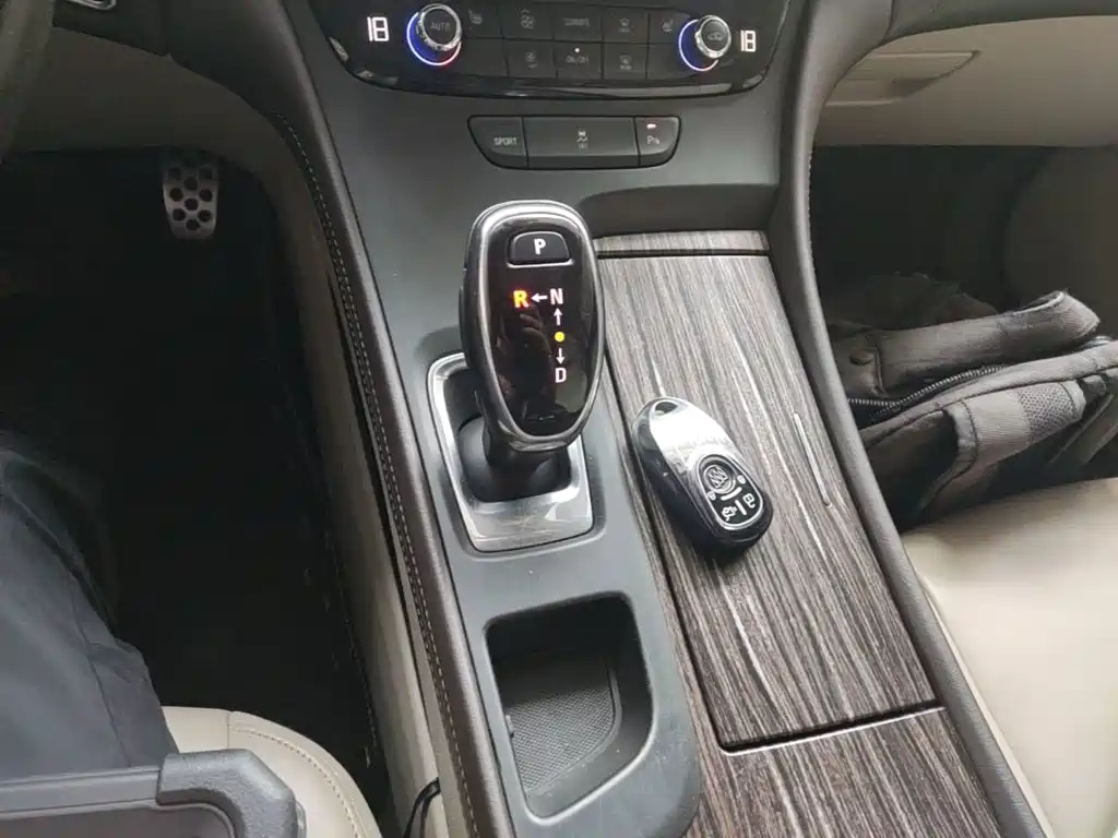 Buick LaCrosse 2017 — фото 14