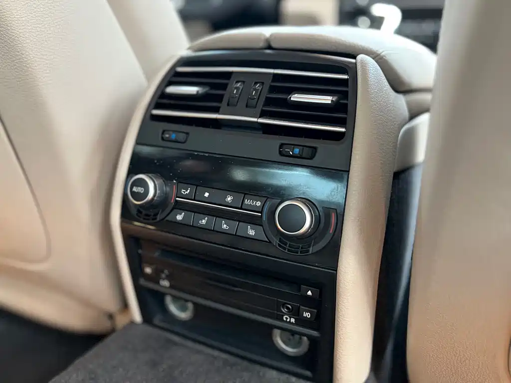 BMW 7 Series 2013 — фото 16