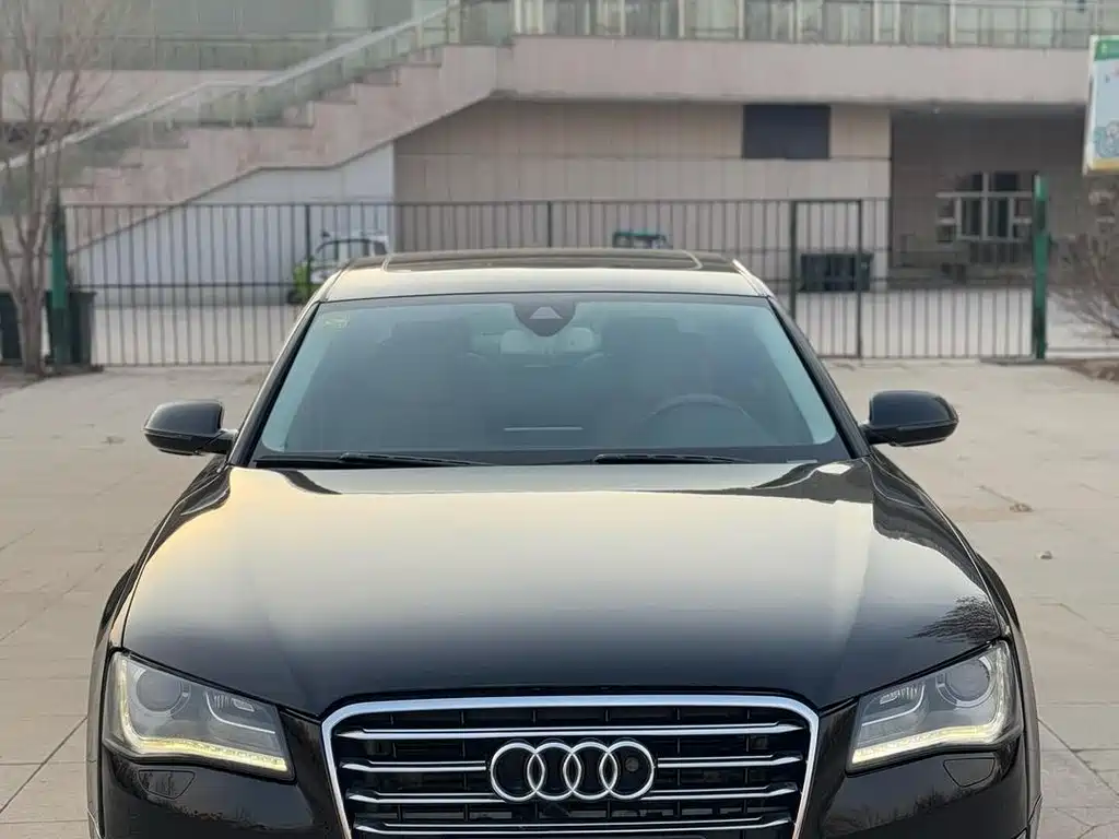 Audi A8 2013 — фото 2