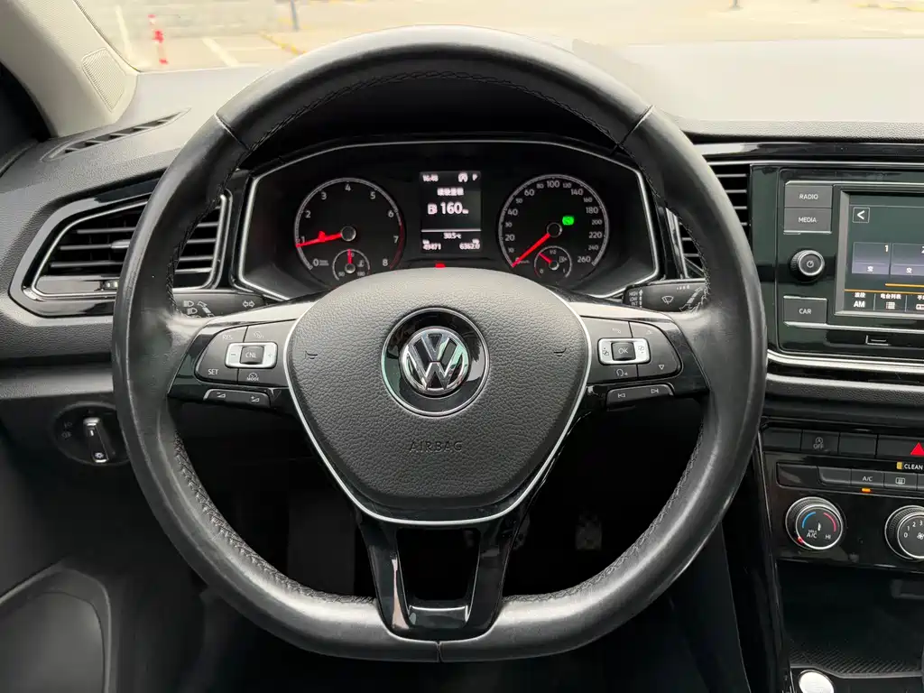 Volkswagen T-Roc 2018 — фото 8
