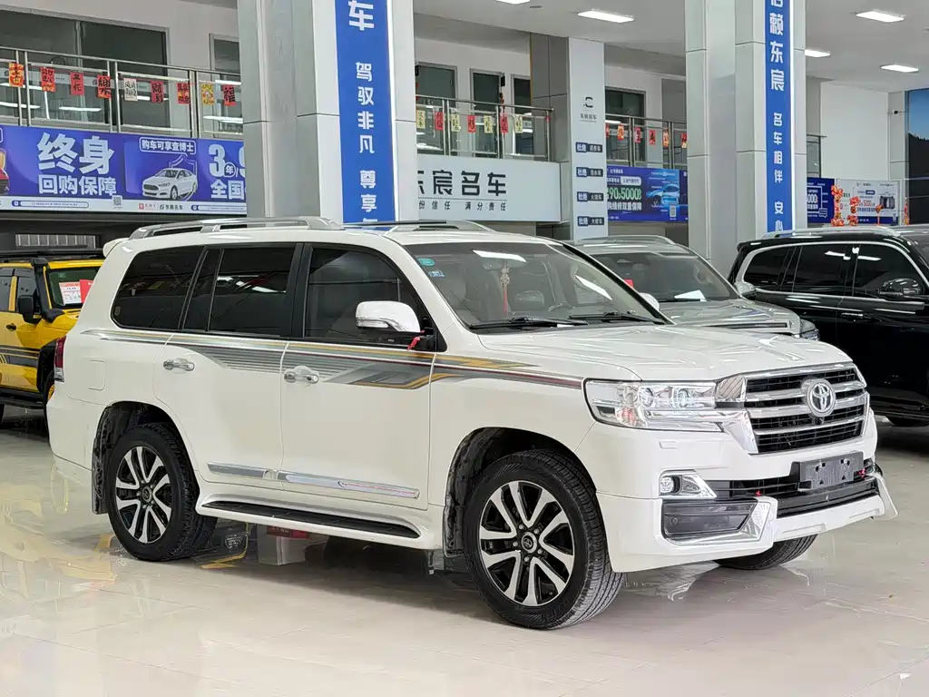 Toyota Land Cruiser 2020 — фото 3