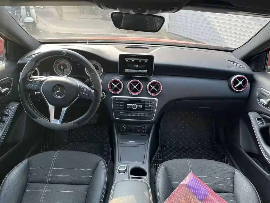 Mercedes-Benz A-Class 2015 — фото 6