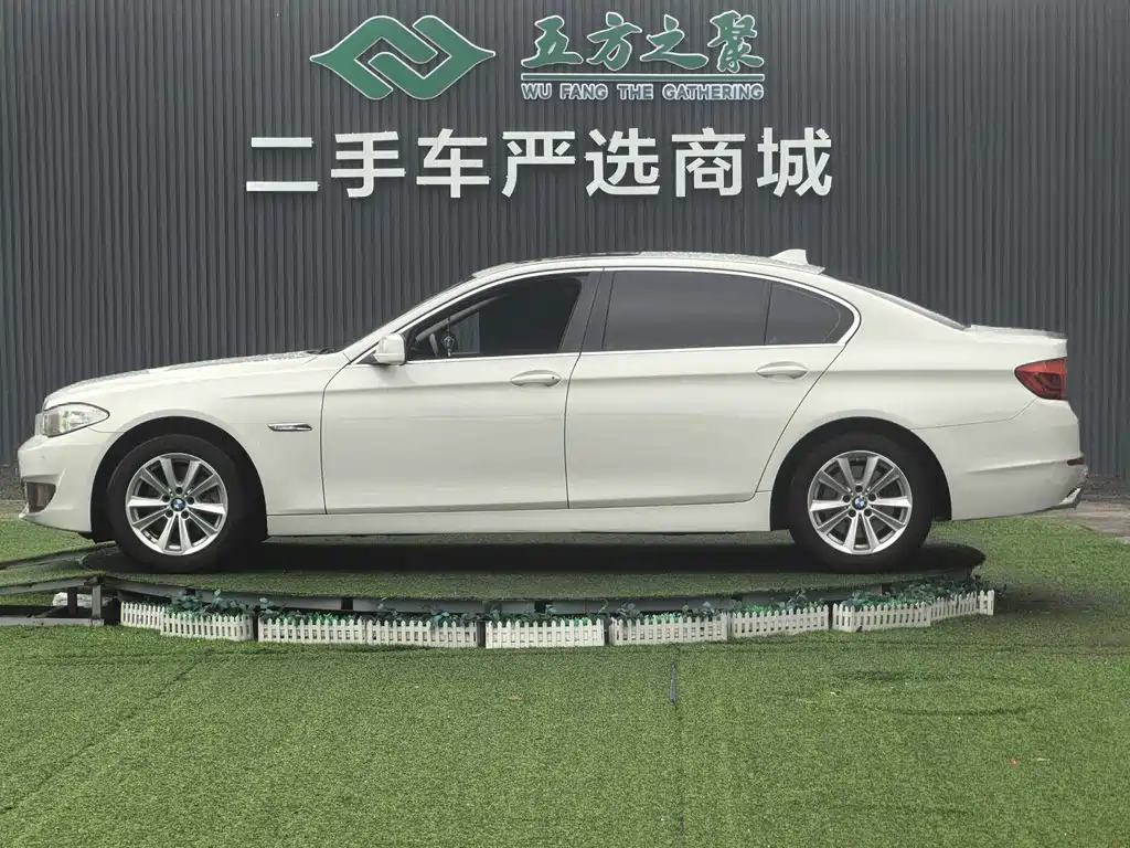 BMW 5 Series 2013 — фото 18