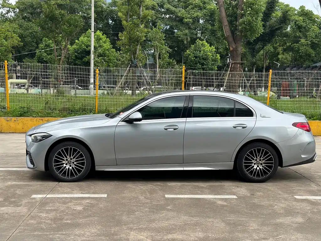Mercedes-Benz C-Class 2022