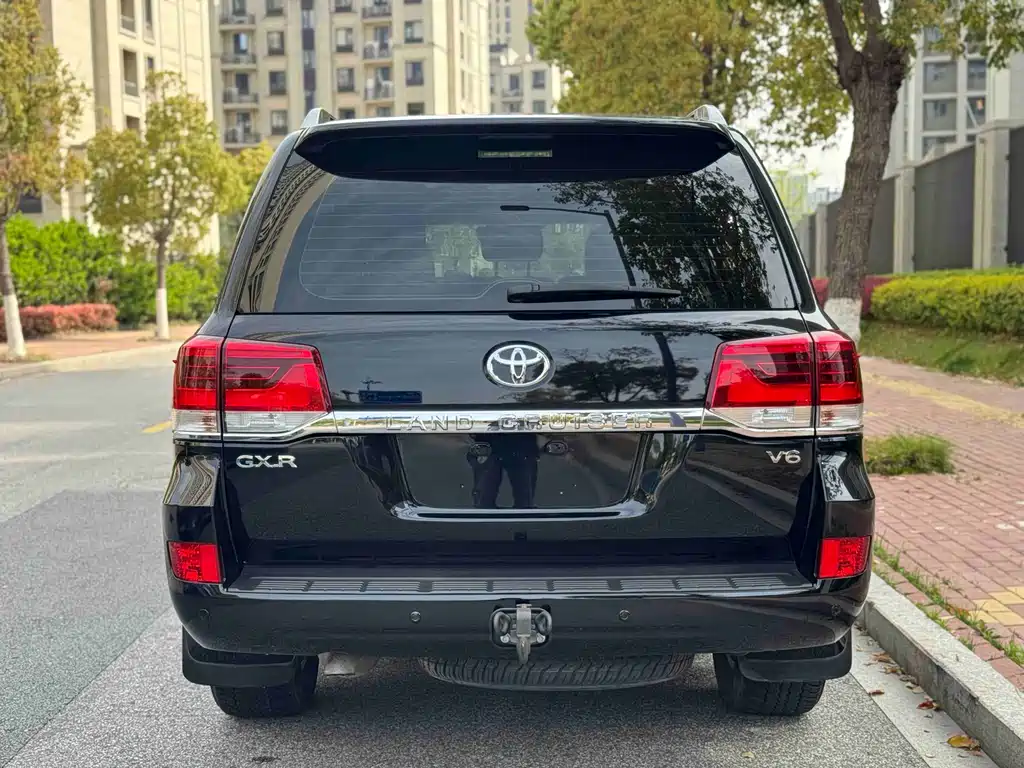 Toyota Land Cruiser 2019 — фото 12