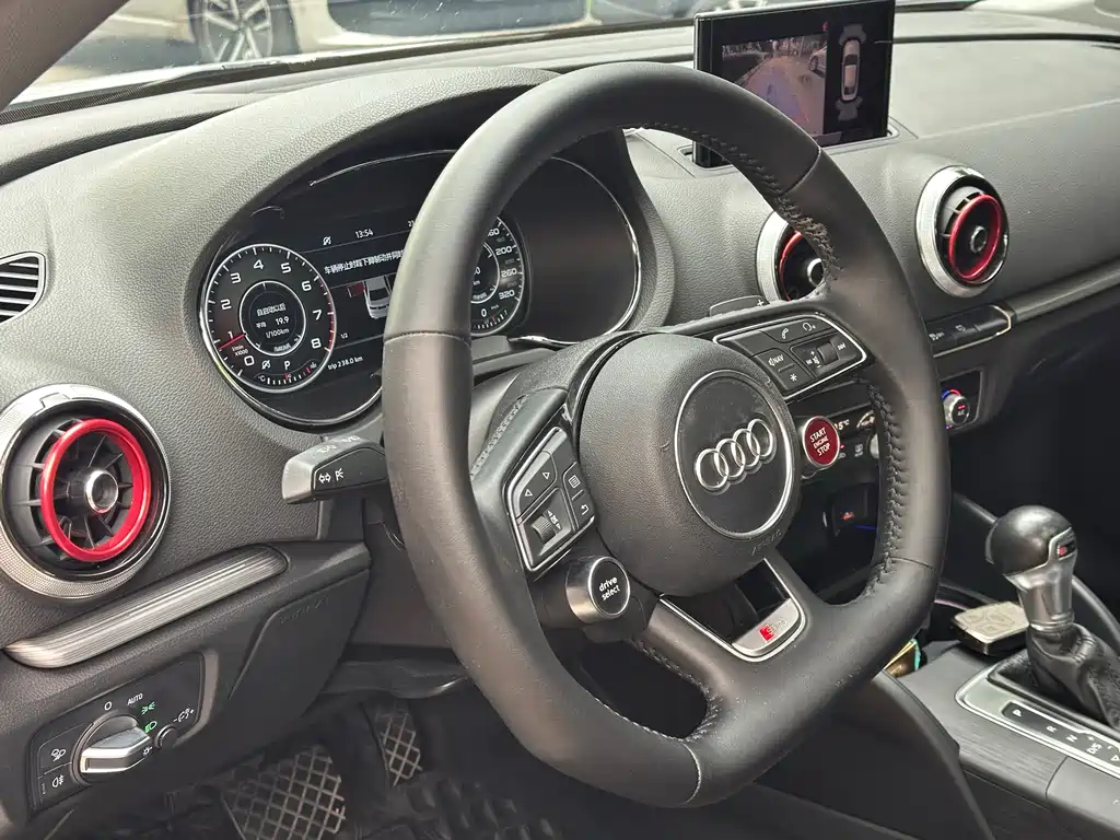 Audi A3 2017 — фото 10