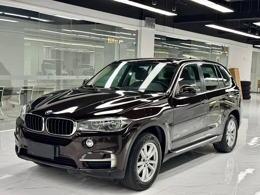 BMW X5 2018 — фото 1