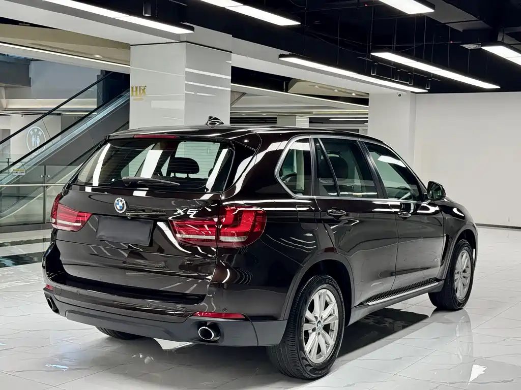 BMW X5 2018 — фото 6