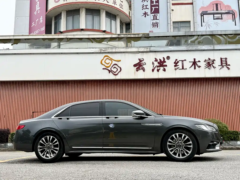 Lincoln Continental 2018 — фото 8