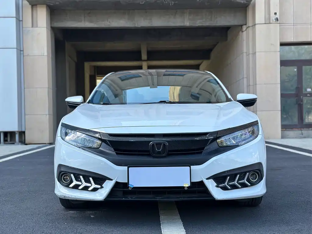 Honda Civic 2018 — фото 2