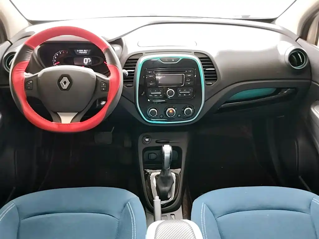 Renault Captur 2018 — фото 10