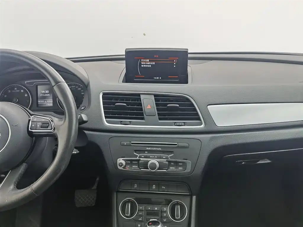 Audi Q3 2017 — фото 12