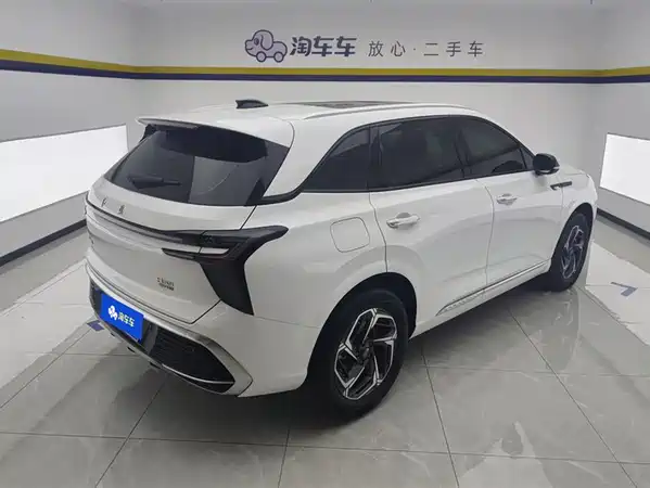 Hongqi HS3 2023