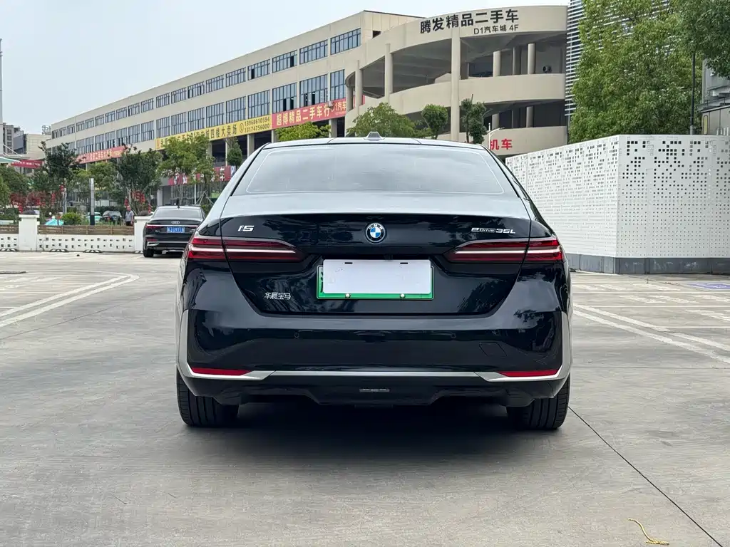 BMW i5 2025 — фото 14