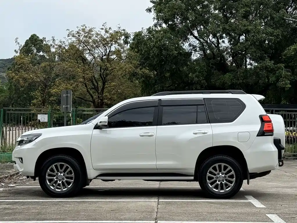Toyota Prado 2019 — фото 4