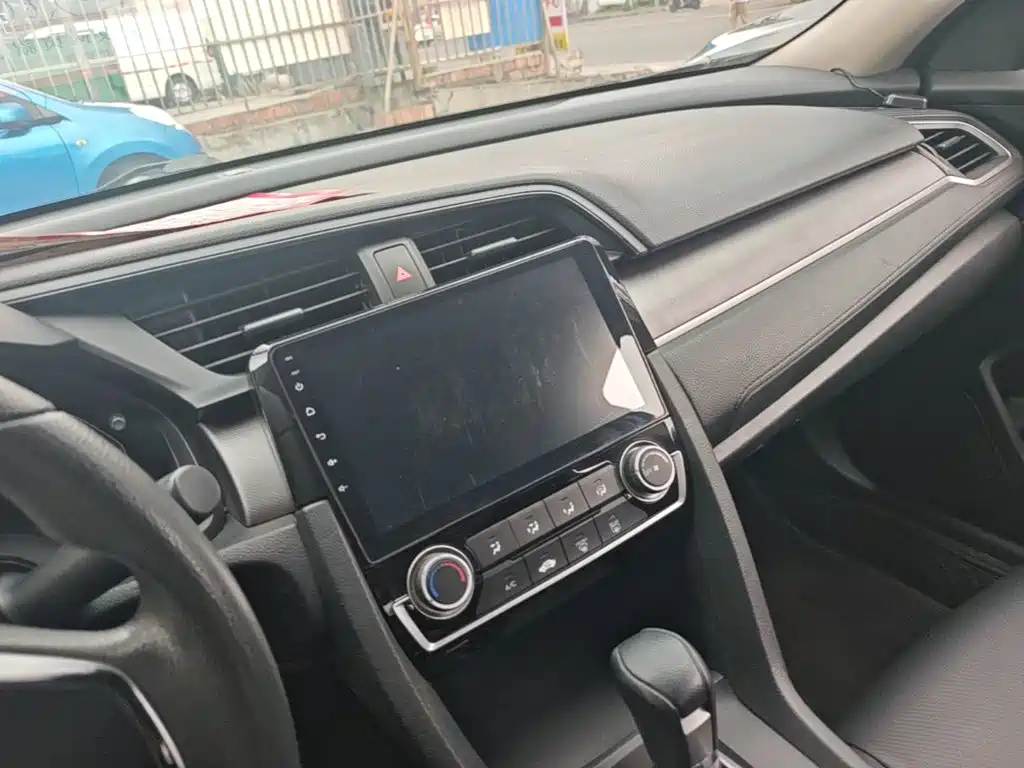 Honda Civic 2018 — фото 13