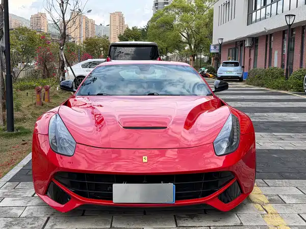 Ferrari F12berlinetta 2013