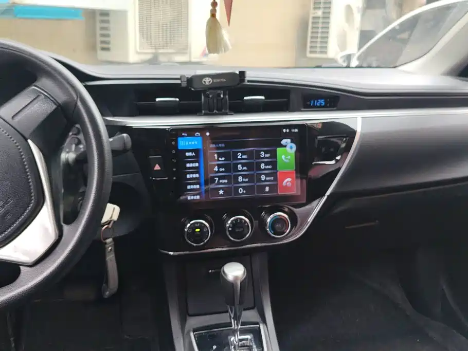 Toyota Corolla 2015 — фото 13