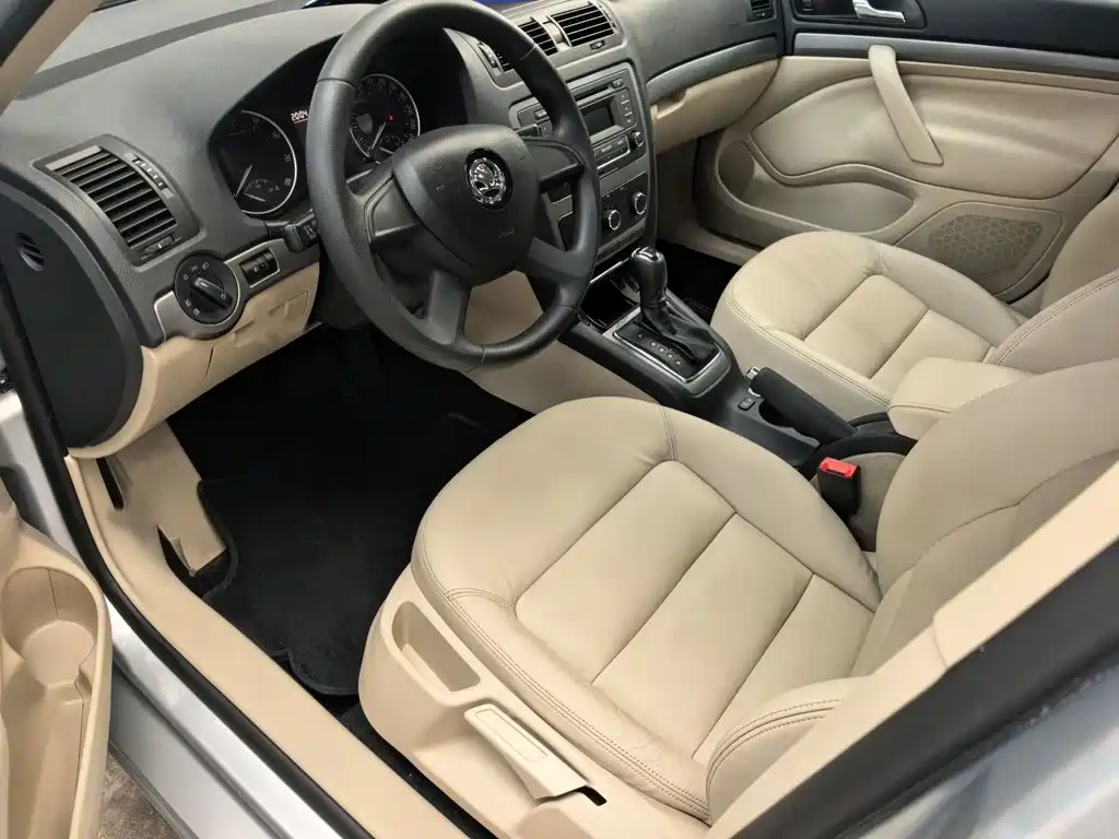 Skoda Octavia 2015 — фото 12