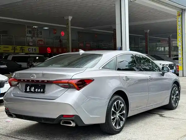 Toyota Avalon 2023