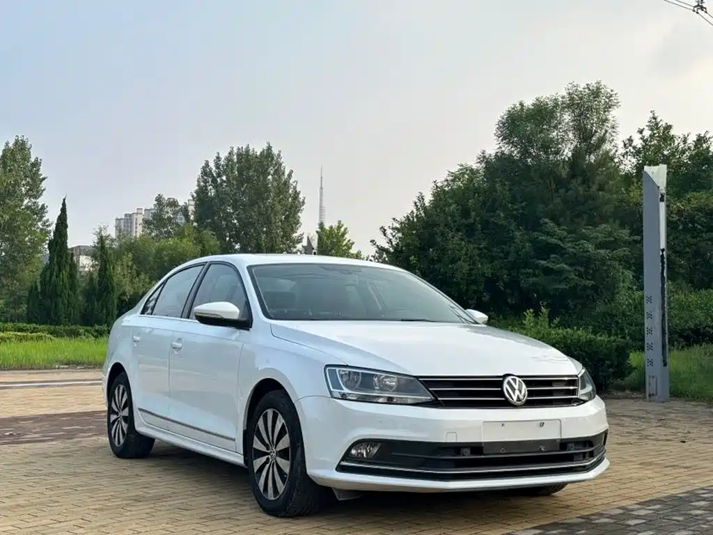 Volkswagen Sagitar 2016