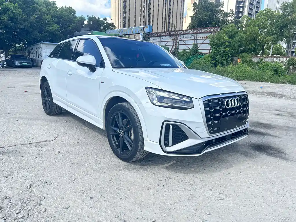 Audi Q2L 2022 — фото 2