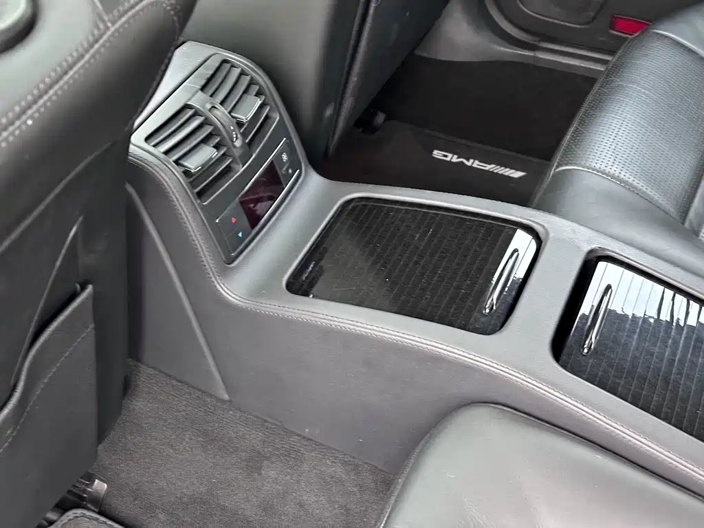 Mercedes-Benz CLS AMG 2013 — фото 12