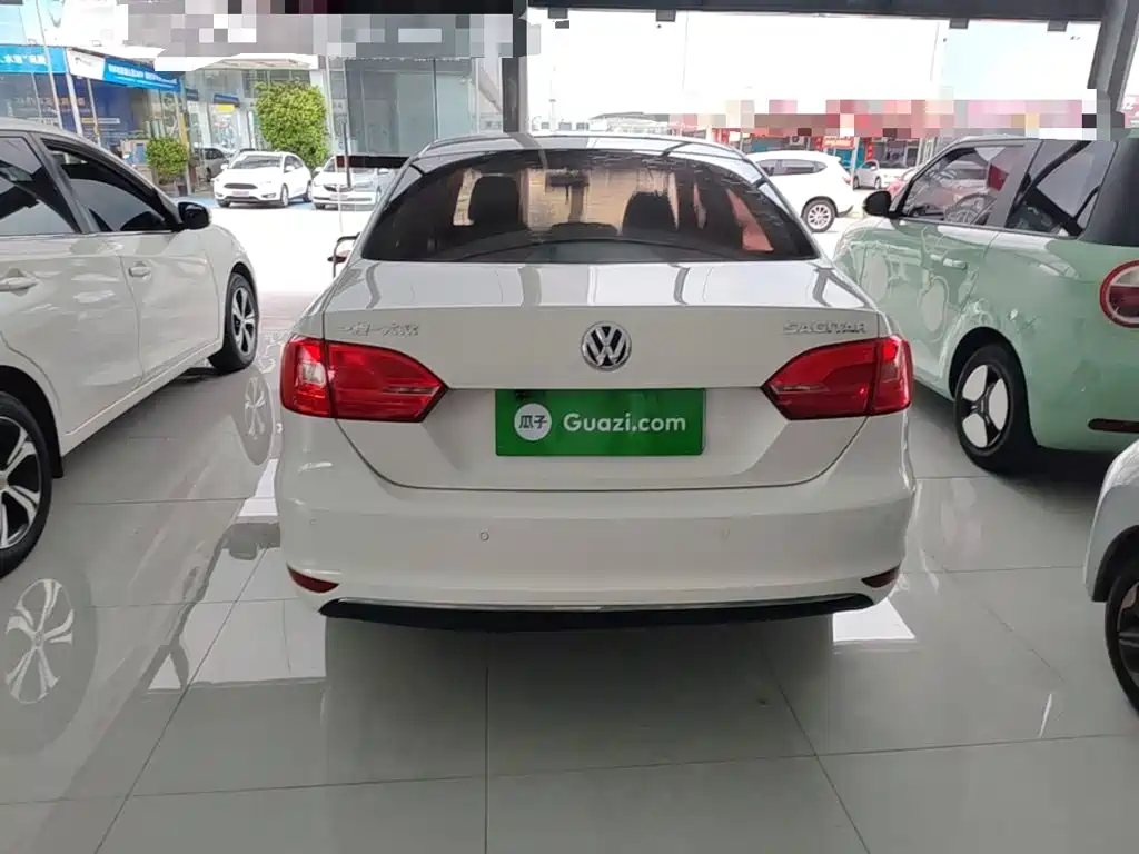 Volkswagen Sagitar 2015