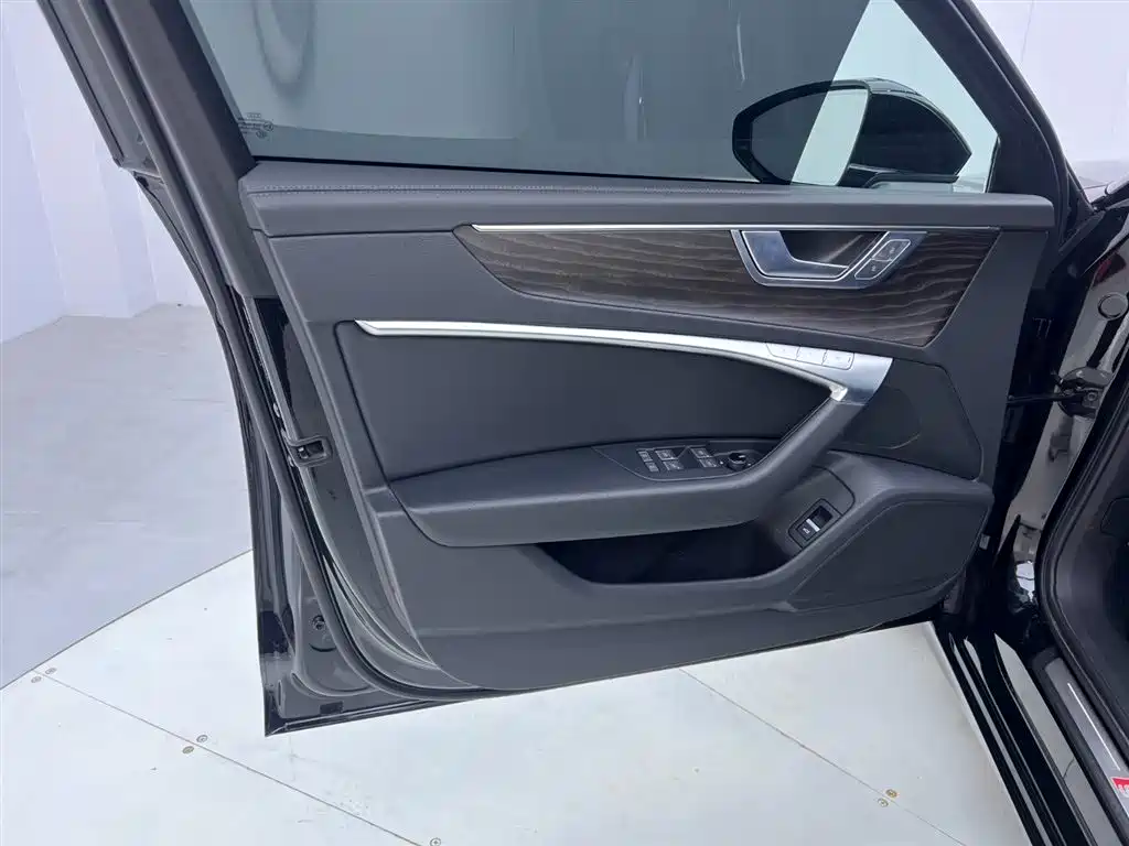 Audi A6L 2025 — фото 16