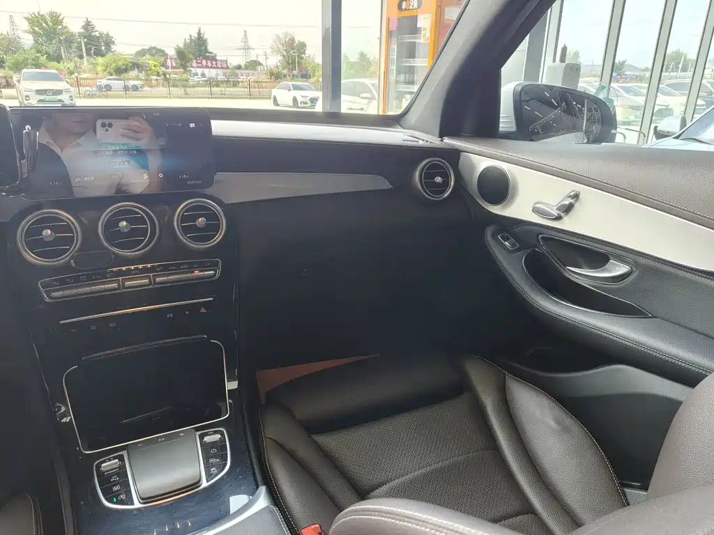 Mercedes-Benz GLC 2020 — фото 12
