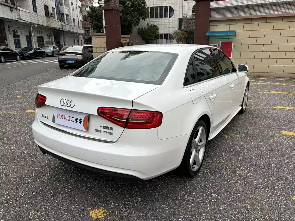 Audi A4L 2014