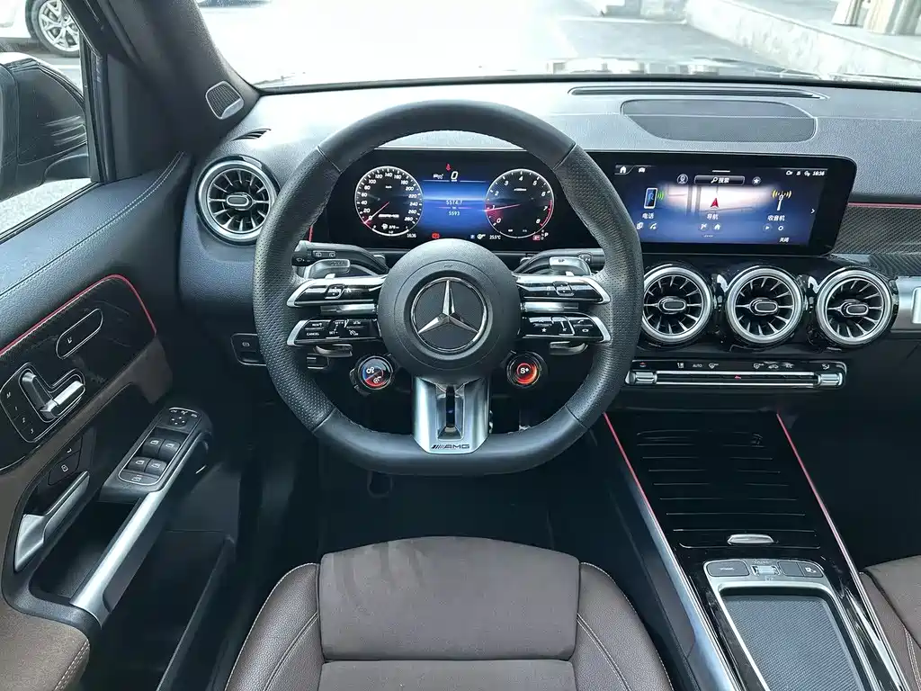 Mercedes-Benz GLB AMG 2025 — фото 11