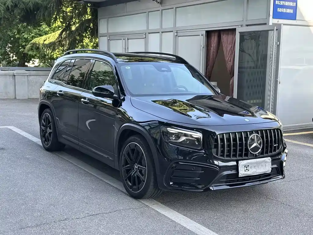 Mercedes-Benz GLB AMG 2025 — фото 3