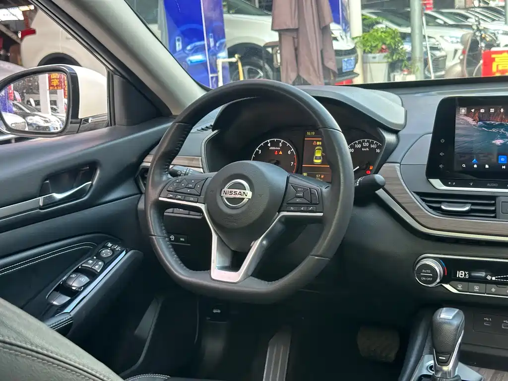 Nissan Teana 2022 — фото 13
