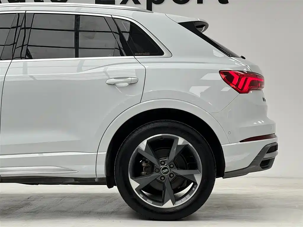 Audi Q3 2022 — фото 15