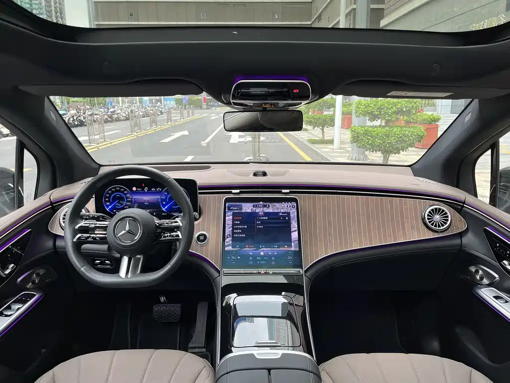 Mercedes-Benz EQE SUV 2025 — фото 12