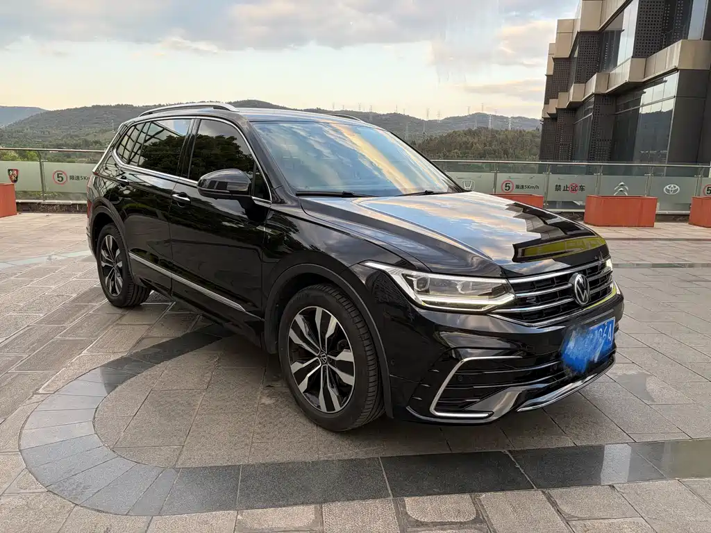 Volkswagen Tiguan L 2022 — фото 3