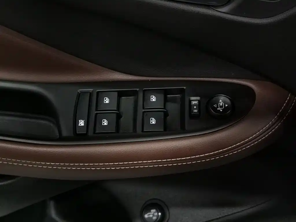 Buick Envision Plus 2018 — фото 9