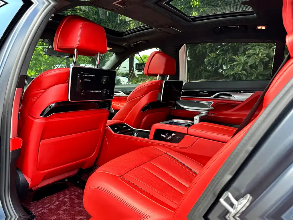 BMW 7 Series 2019 — фото 11