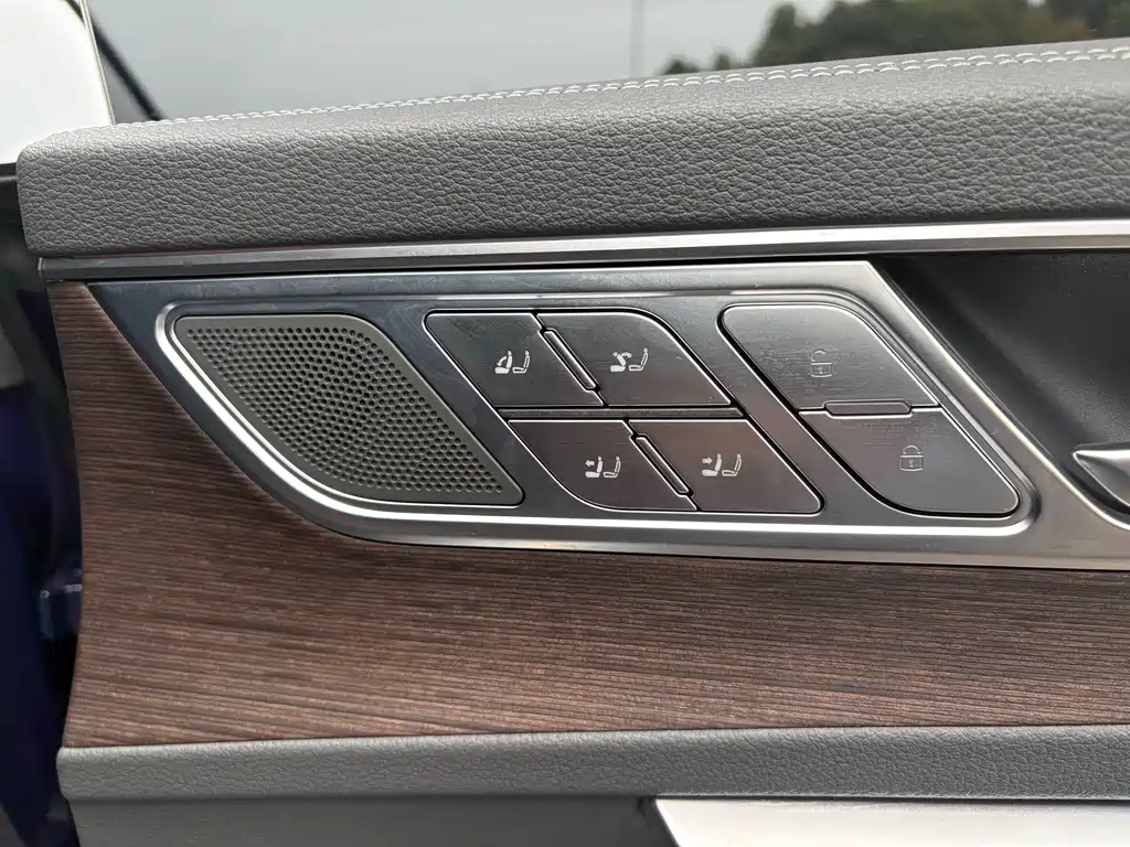 Audi A7L 2023 — фото 16