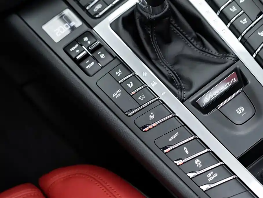 Porsche Macan 2019 — фото 19