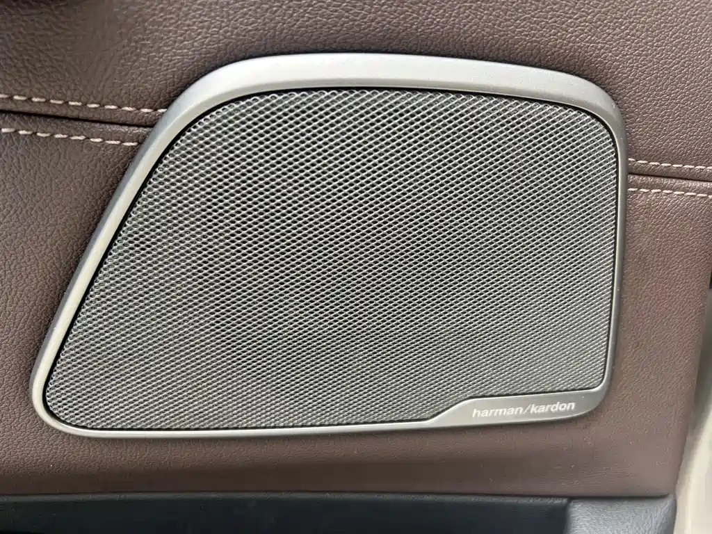 BMW 5 Series 2020 — фото 14